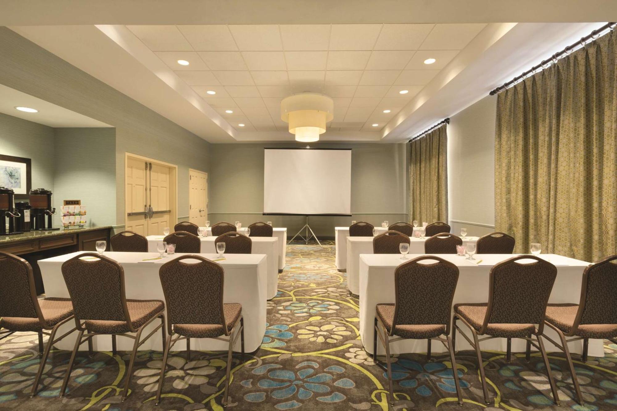 Hilton Garden Inn Worcester Exterior foto